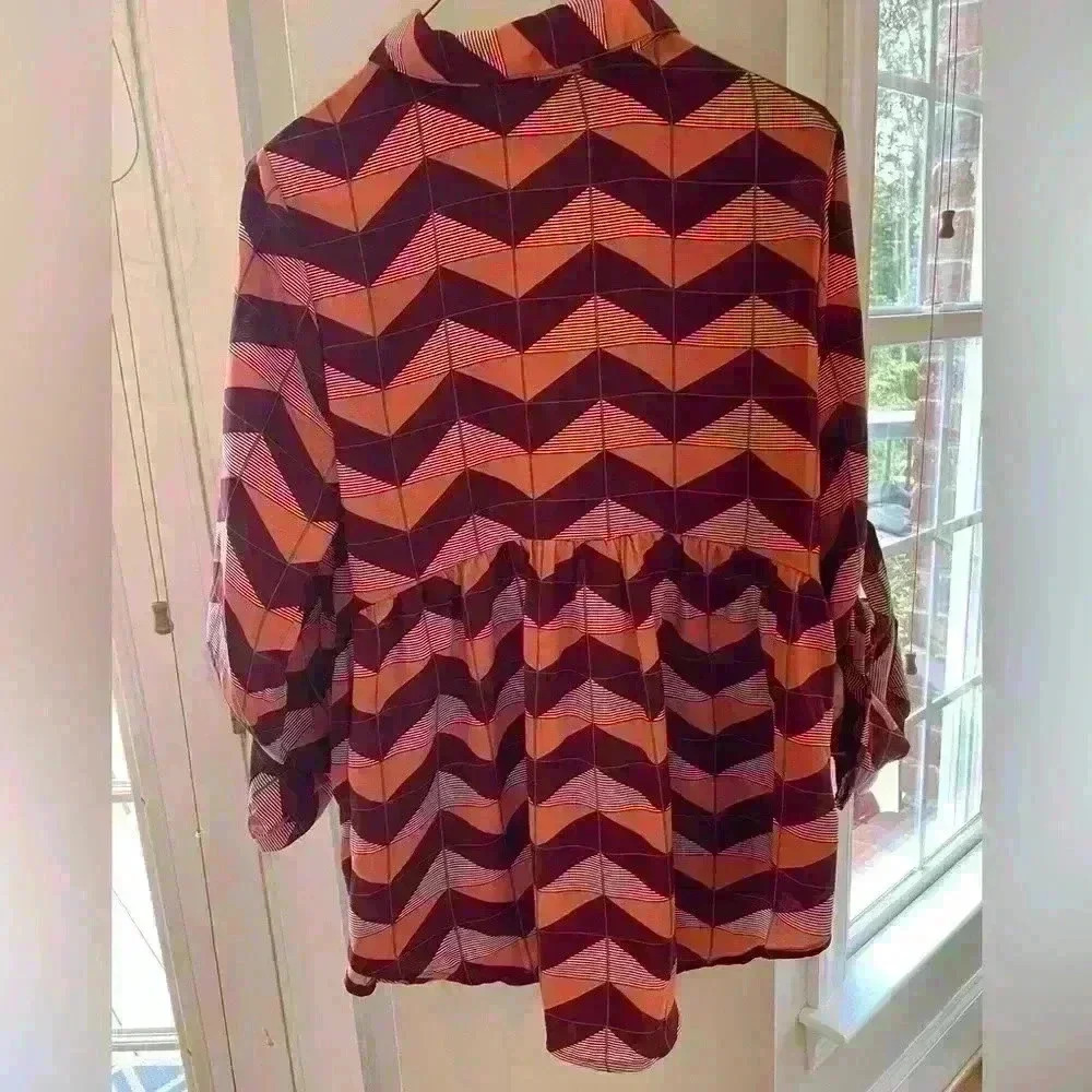 Entro Blouse Size Small Flowy Button Up Longer Blouse - Picture 8 of 10